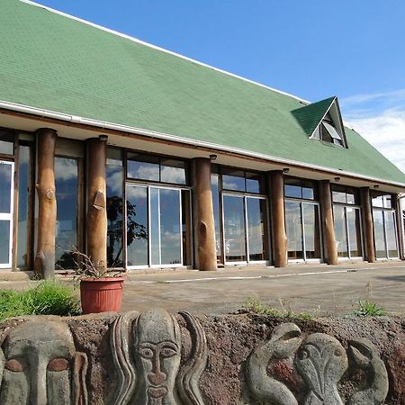 Tupa Hotel Hanga Roa Exterior photo