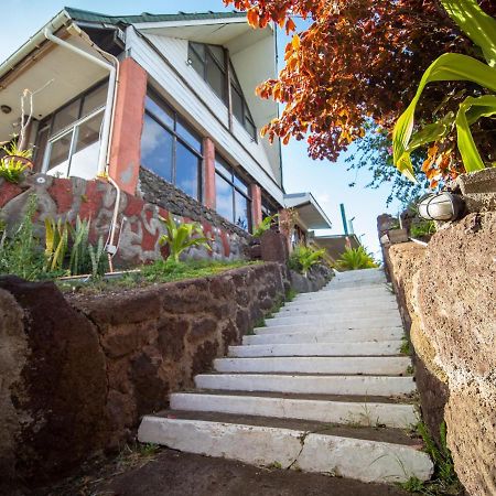 Tupa Hotel Hanga Roa Exterior photo