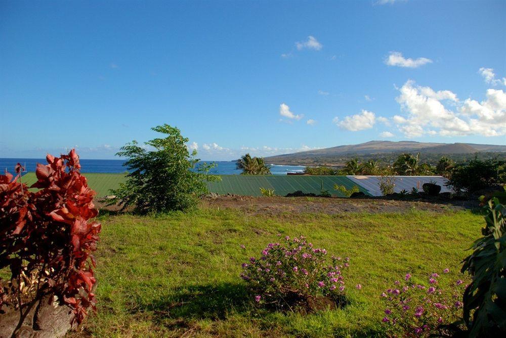 Tupa Hotel Hanga Roa Exterior photo