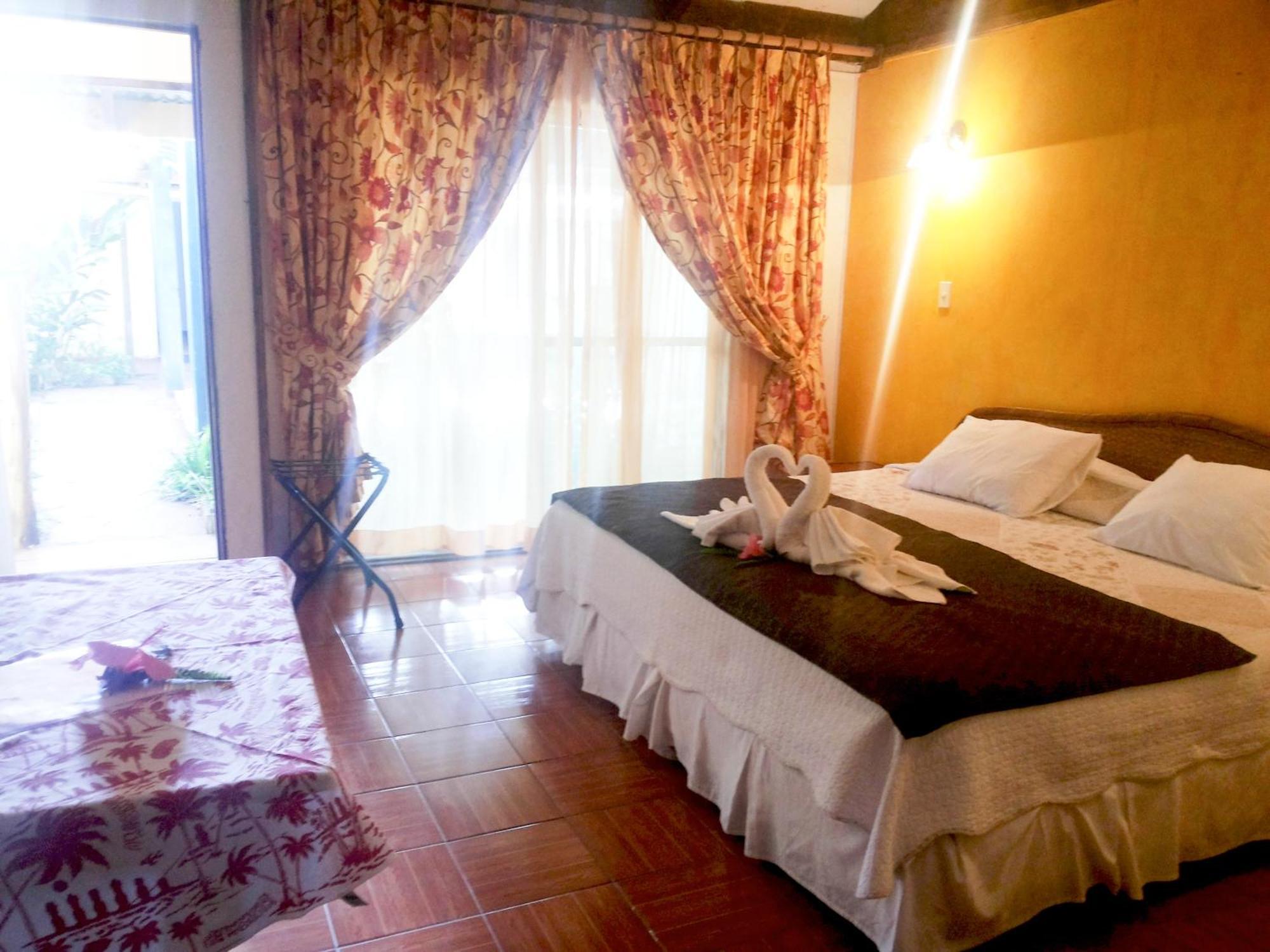 Tupa Hotel Hanga Roa Room photo