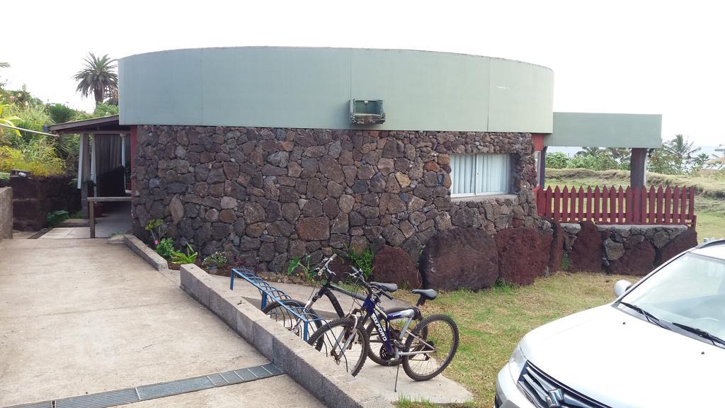 Tupa Hotel Hanga Roa Exterior photo