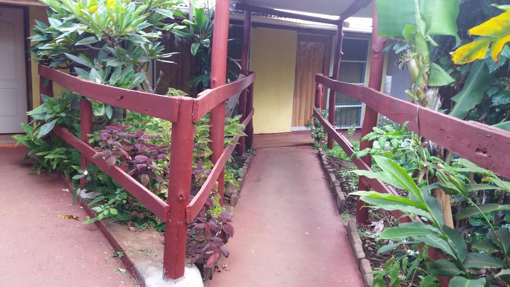 Tupa Hotel Hanga Roa Exterior photo