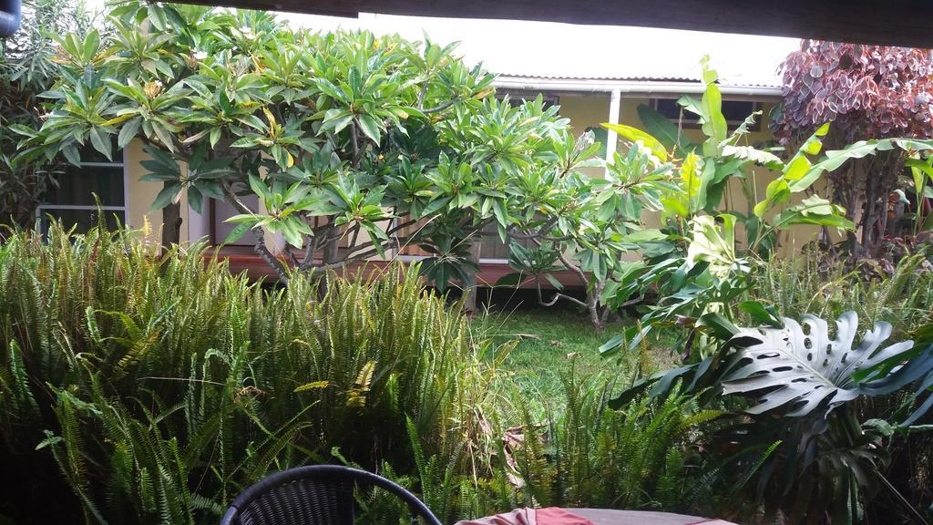 Tupa Hotel Hanga Roa Exterior photo